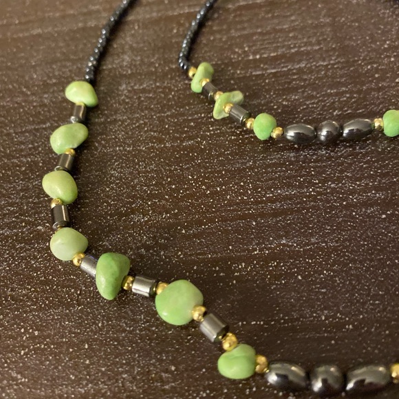 Green Beaded Necklace and Bracelet Set - Picture 3 of 5